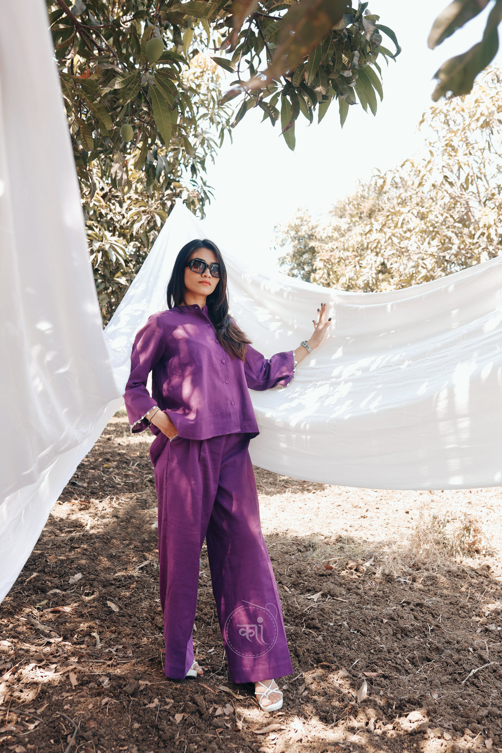 Bell shirt with loose pants