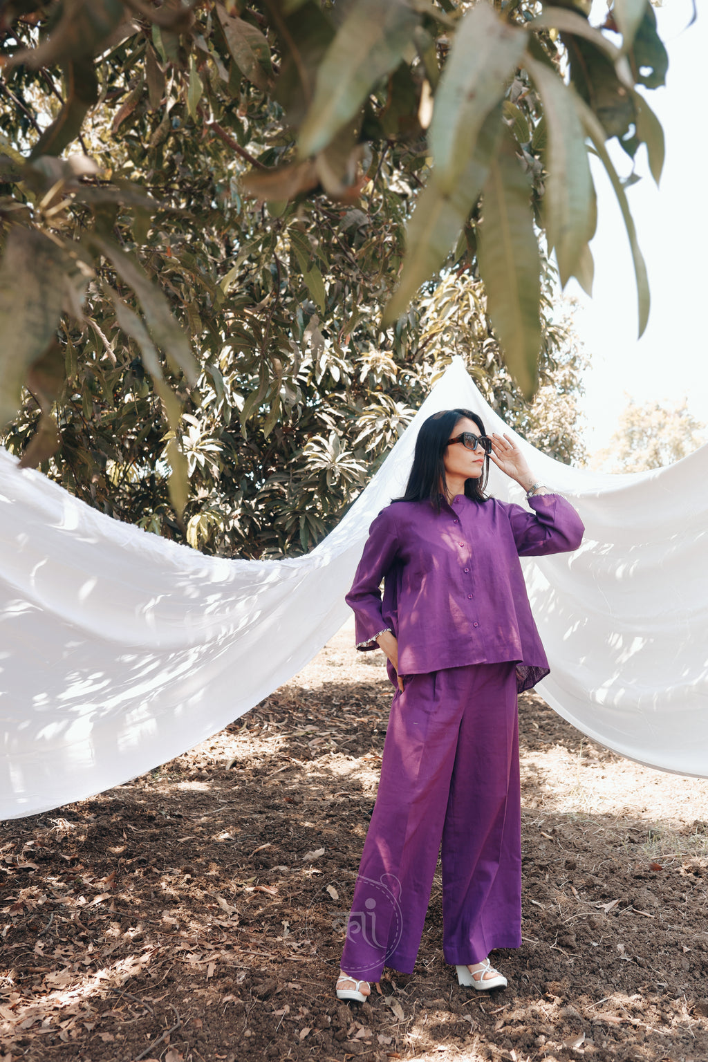 Bell shirt with loose pants