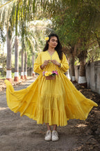 Layerd maxi dress with balloon sleeve